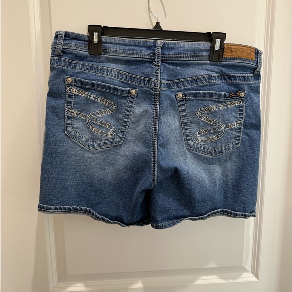 Seven7 Classic Blue Denim Shorts - Picture 2 of 5